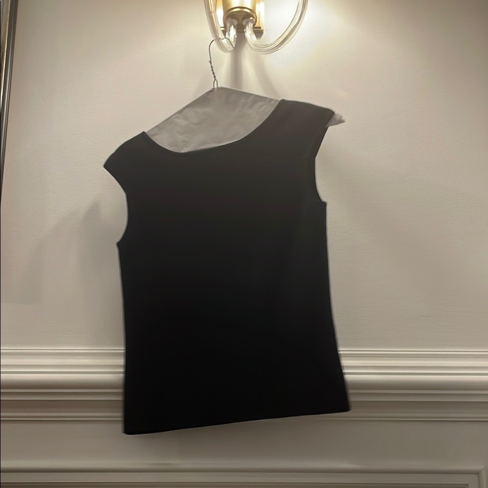 Ellen Tracy Black Fitted Sleeveless Tank Top